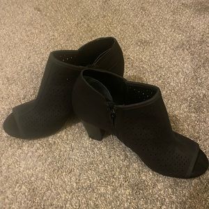 Giani Bernini Open Toe Quarter Boots